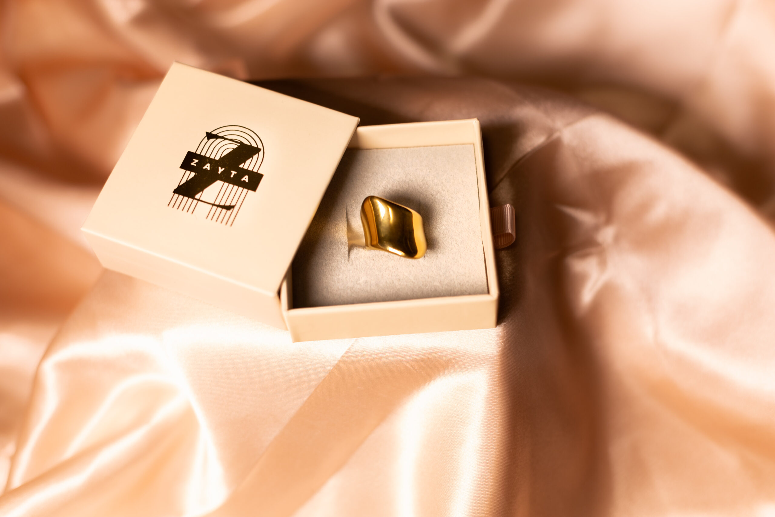 Sunburst Chunky Ring - Image 3