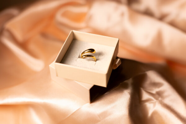 Willow Minimalist Ring - Image 4