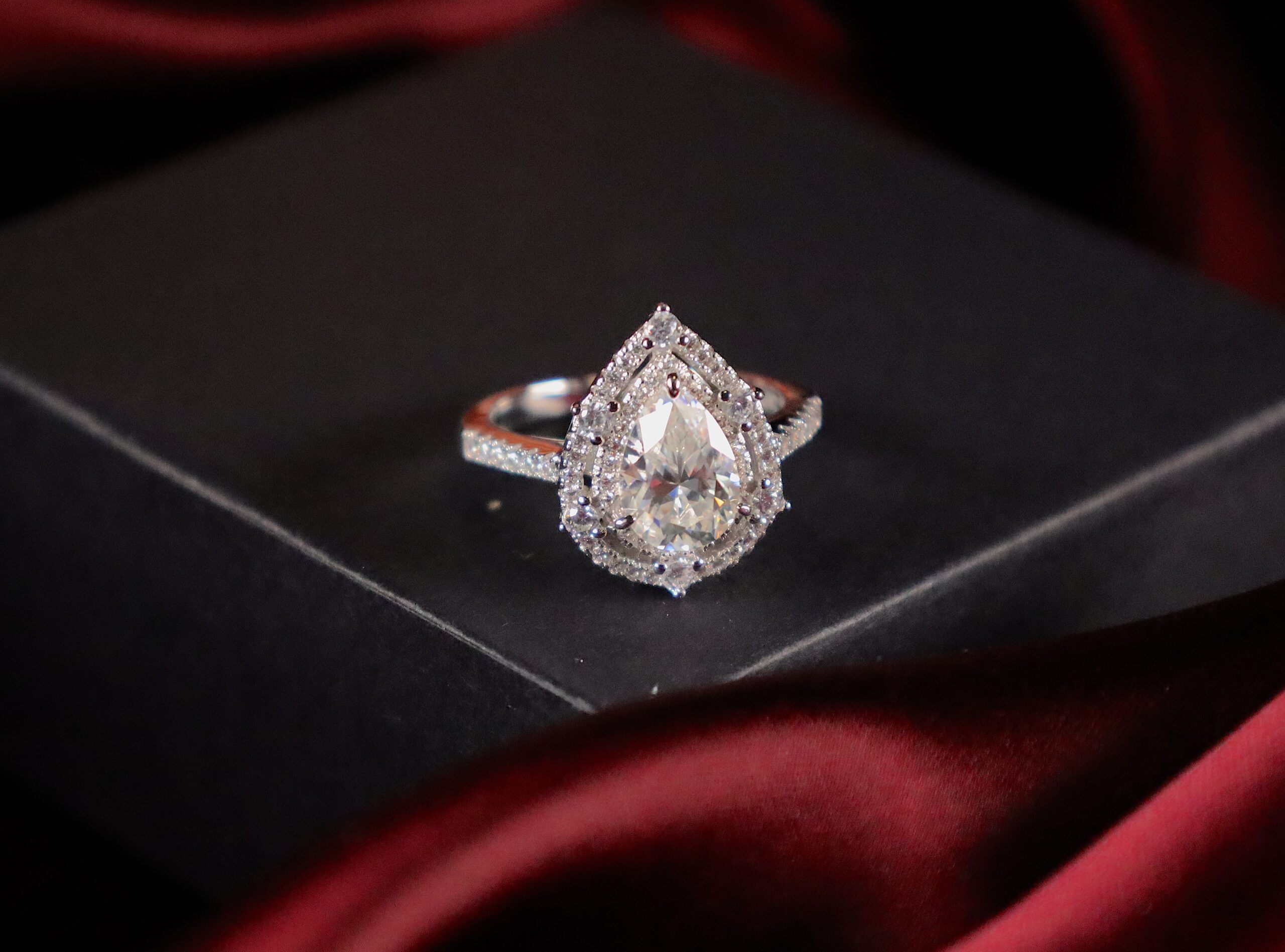 Leaf Moissanite Ring - Image 2