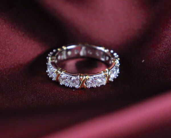 Two Toned Moissanite Band Ring - Image 2