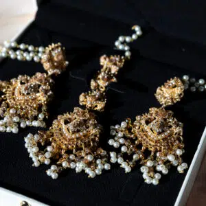 Aliya Earrings & Teeka Set - Champagne